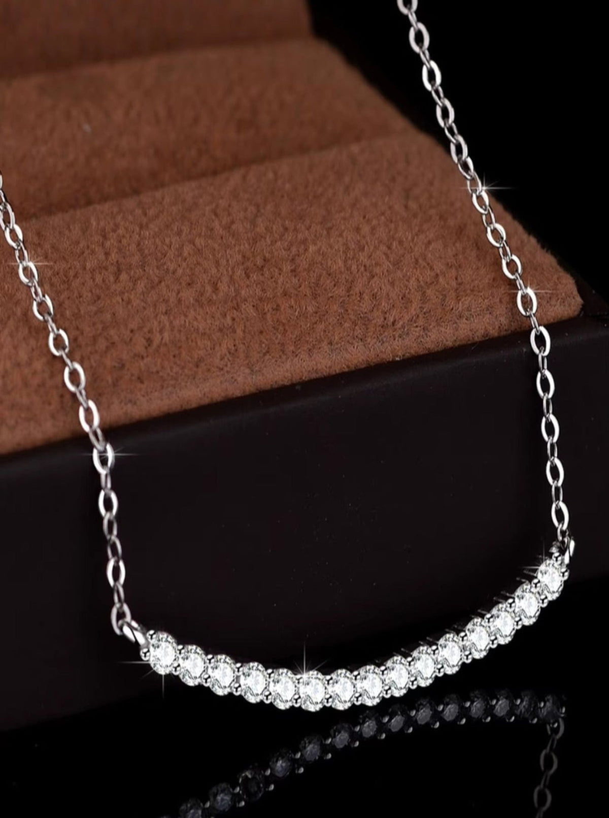 1.7CT MOISSANITE CURVED SMILE BAR NECKLACE